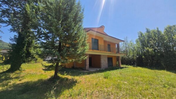 Villa via Vocabolo Colle 82, Nocera Umbra