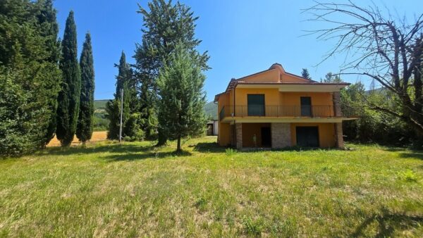 Villa via Vocabolo Colle 82, Nocera Umbra