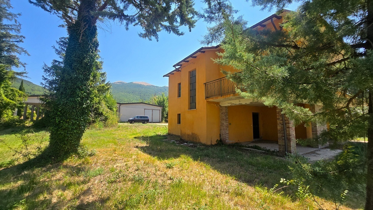Immagine per Villa in vendita a Nocera Umbra via Vocabolo Colle 82
