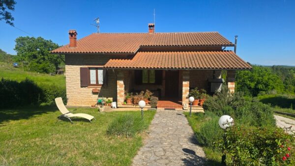 Villa 1, Baschi