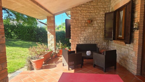 Villa 1, Baschi