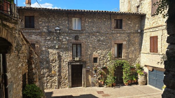 Appartamento via Della Lungara 49, Montecchio