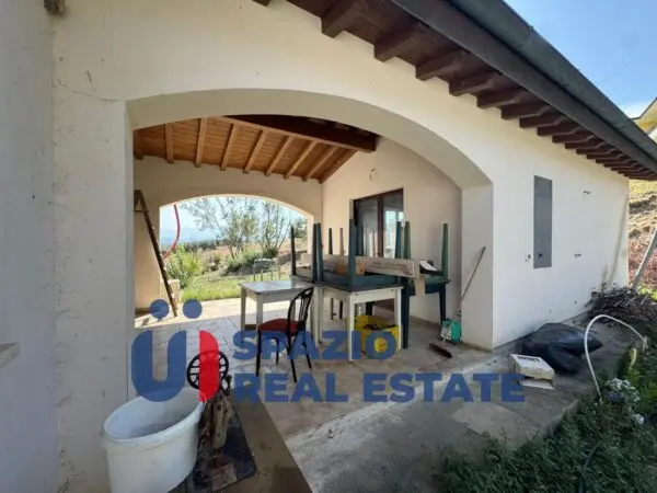Villa via Contrada Razzano, Morro D'Oro