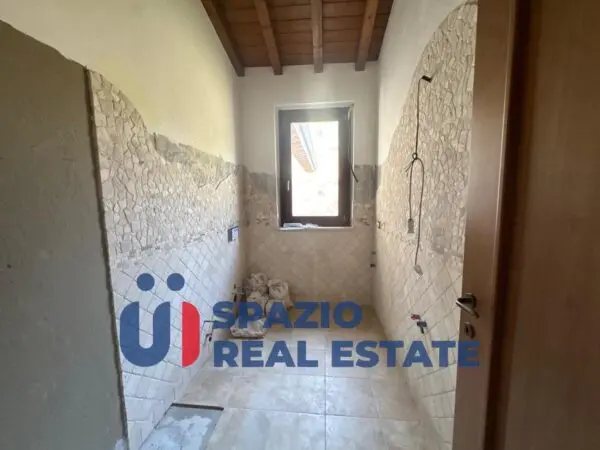 Villa via Contrada Razzano, Morro D'Oro