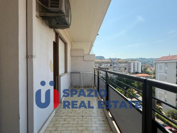 Immagine per Appartamento in vendita a Pescara via Aldo Moro 68