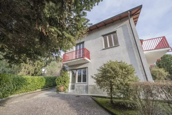 Villa strada Della Creusa, Torino