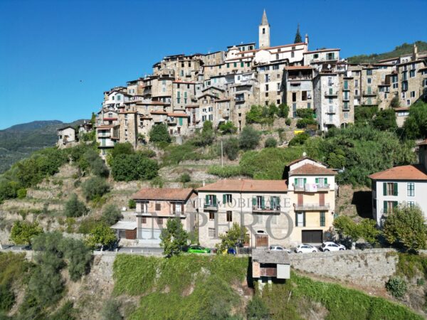 Trilocale via Sp 63, Apricale