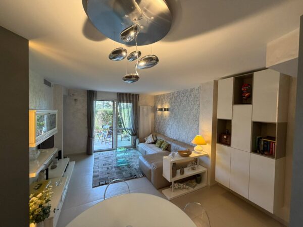 Trilocale strada Privata Peiranze 12, Sanremo