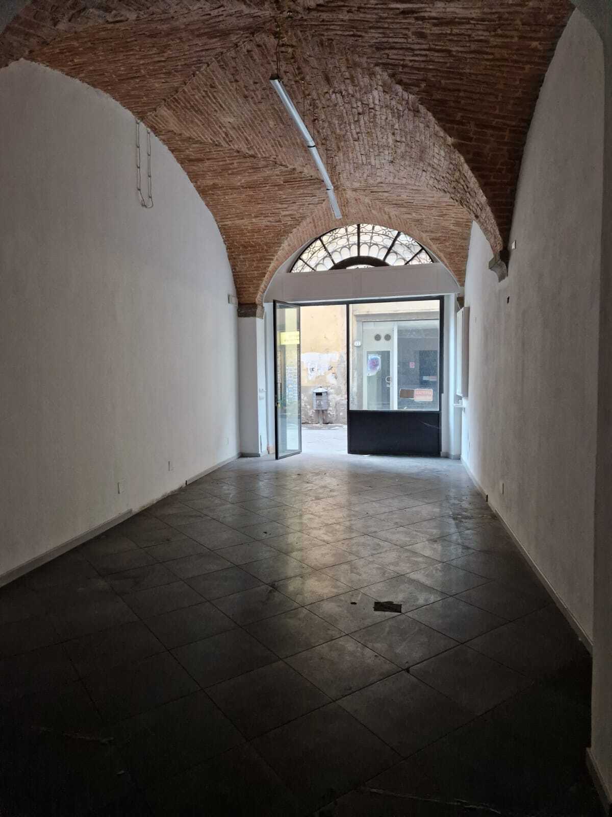 Immagine per Locale commerciale in affitto a Lucca via Beccheria