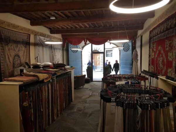 Immagine per Commerciale in affitto a Lucca piazza San Michele