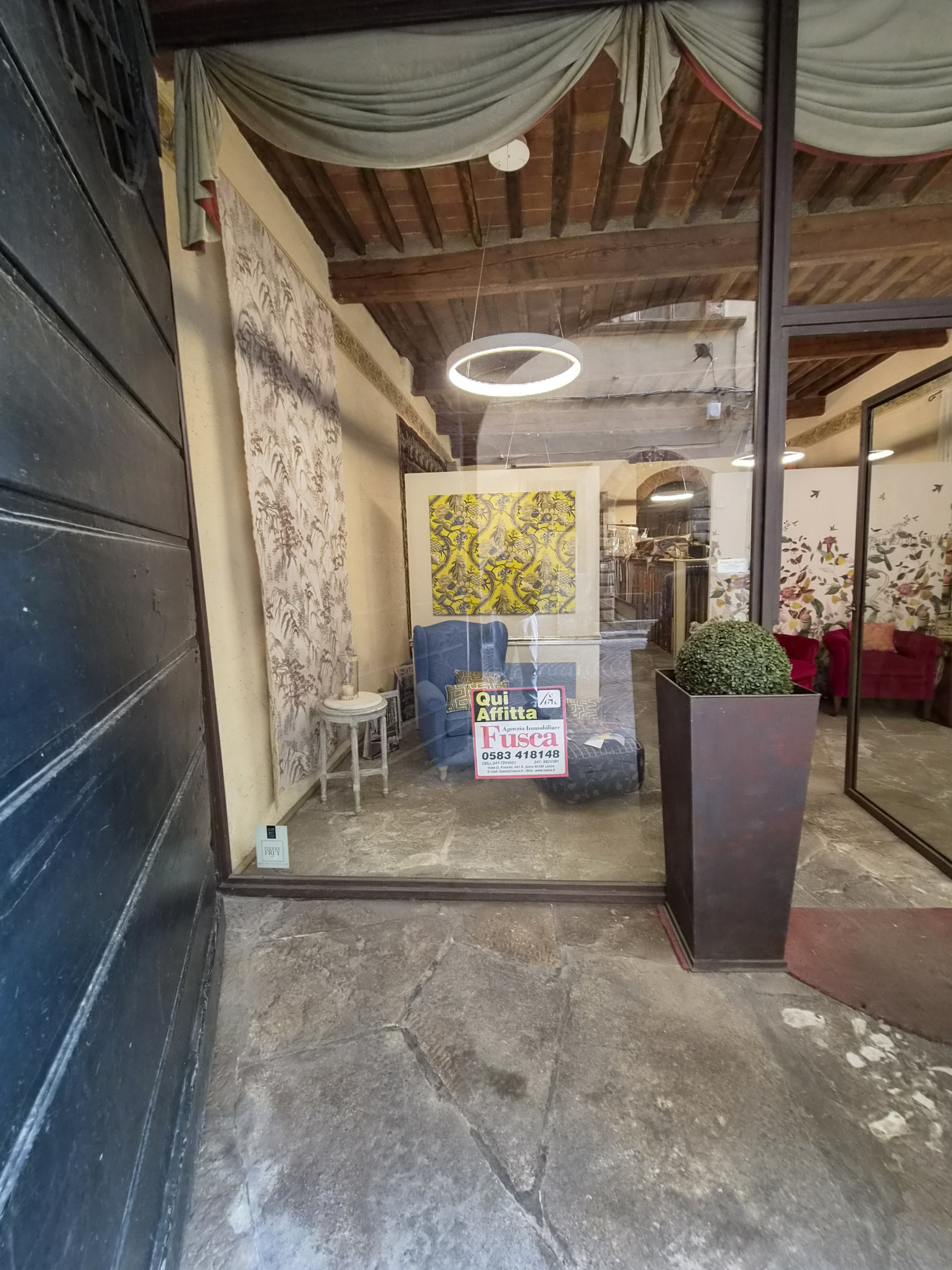 Immagine per Commerciale in affitto a Lucca piazza San Michele
