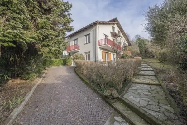 Villa strada Della Creusa, Torino