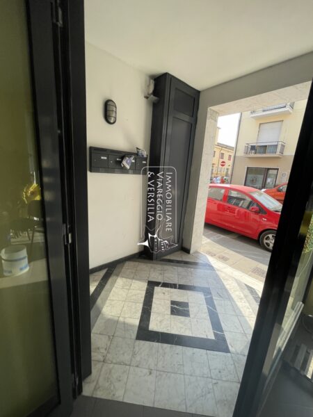 Immagine per Locale Commerciale in affitto a Viareggio via Garibaldi 