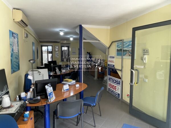 Immagine per Locale Commerciale in affitto a Viareggio via Garibaldi 