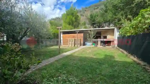 Villa via Masaccio, Capolona
