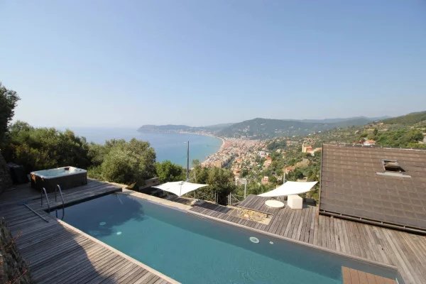 Immagine per Villa in vendita a Alassio strada Privata Generale Cimmaruta
