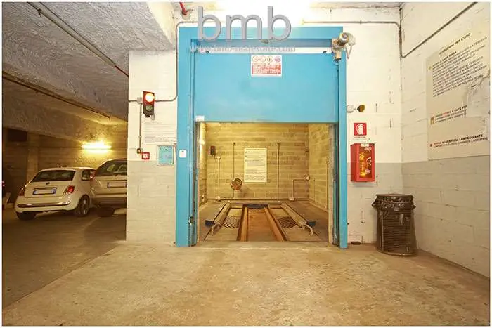 Immagine per Garage in affitto a Torino via Cavour 5