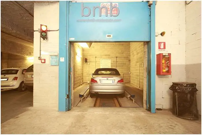 Immagine per Garage in affitto a Torino via Cavour 5