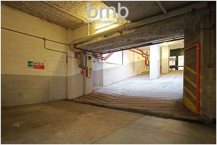 Immagine per Garage in affitto a Torino via Cavour 5