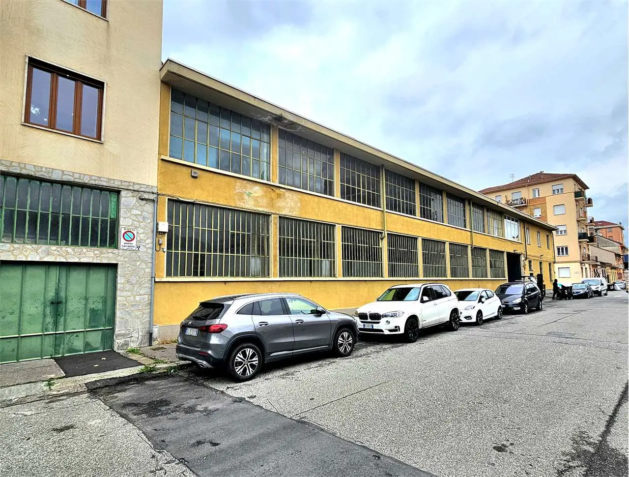 Immagine per Magazzino in vendita a Torino via Gino Capponi 20
