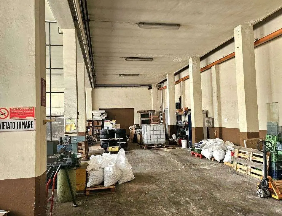 Immagine per Magazzino in vendita a Torino via Gino Capponi 20