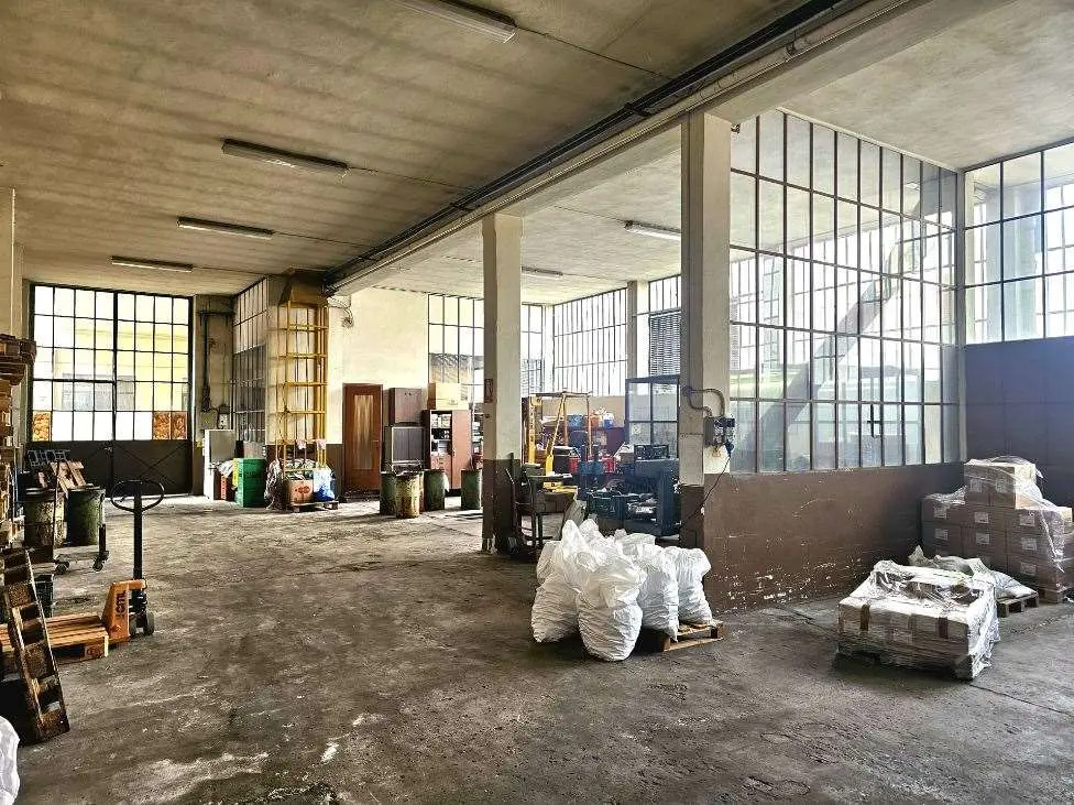 Immagine per Magazzino in vendita a Torino via Gino Capponi 20