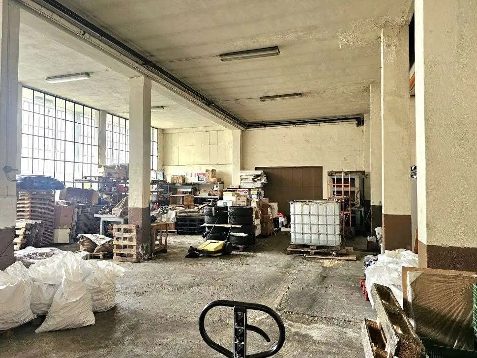 Immagine per Magazzino in vendita a Torino via Gino Capponi 20