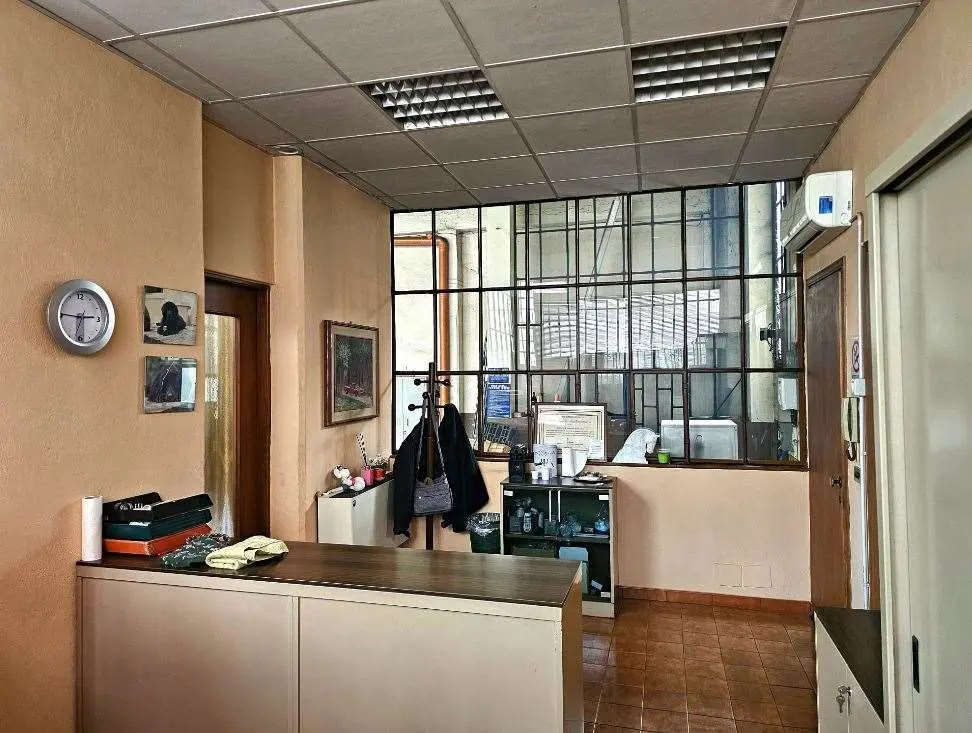 Immagine per Magazzino in vendita a Torino via Gino Capponi 20