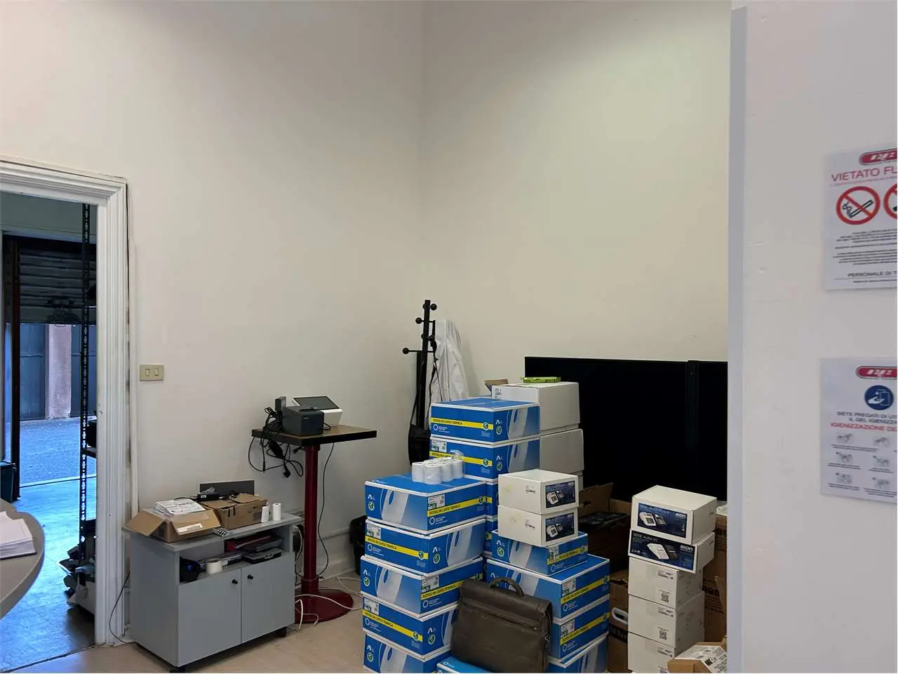 Immagine per Negozio in affitto a Torino via Renier 29