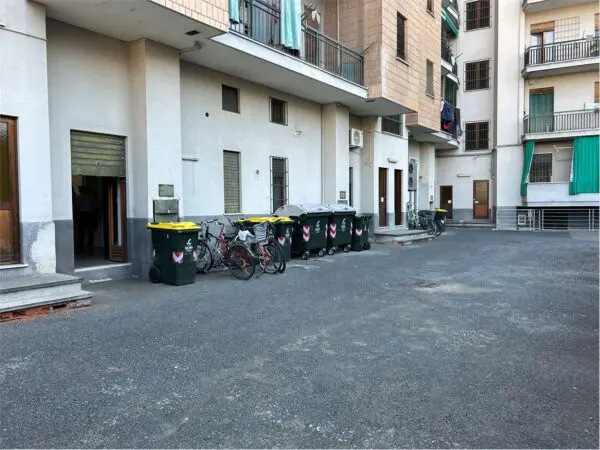 Immagine per Negozio in affitto a Torino via Renier 29