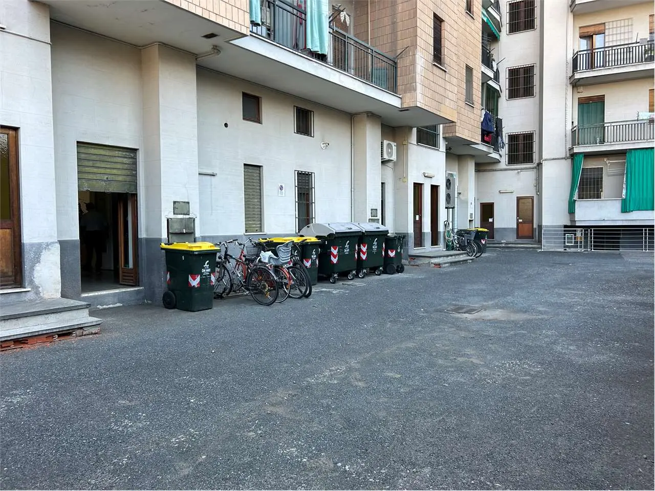 Immagine per Negozio in affitto a Torino via Renier 29