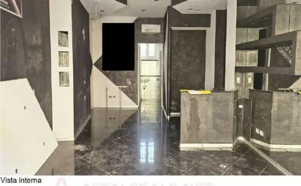 Negozio via Valdellora 18, La Spezia